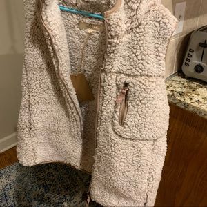 Sherpa vest with hood *brand new*